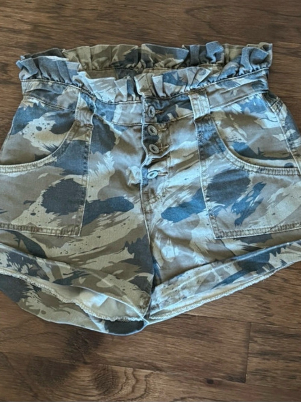 POL High-Waist Camo Paperbag Shorts - Olive Green & Khaki
